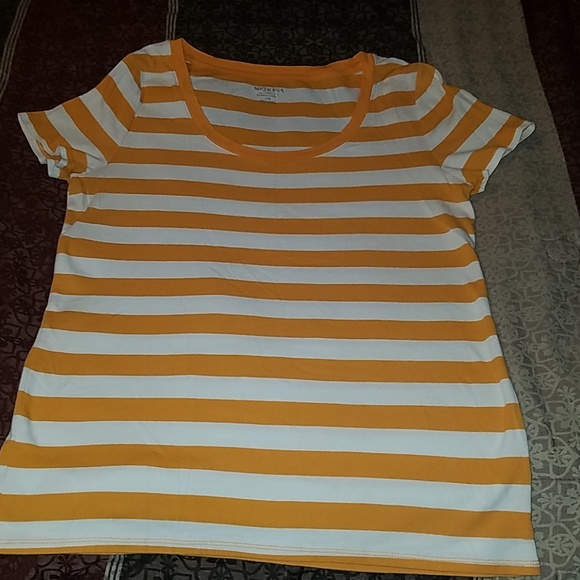 Basic summertime T-shirt - Picture 1 of 3